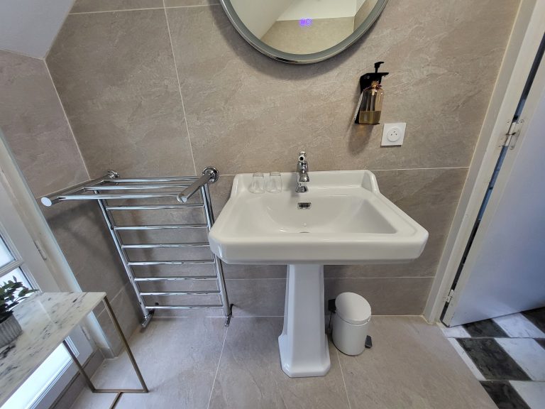 Rénovation complète de salle de bains dans un hôtel